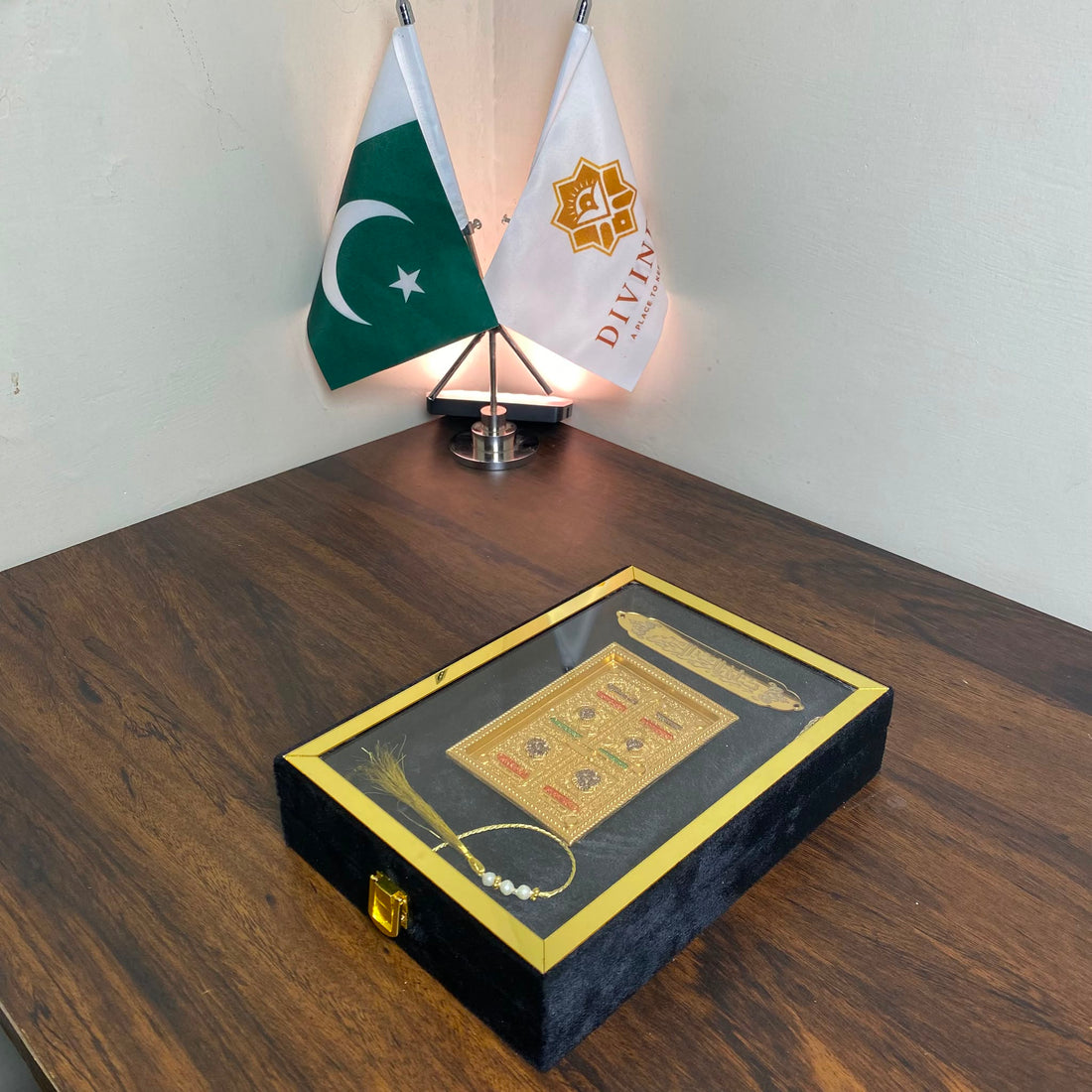 Kaaba Inspired Acrylic Gift Box with Tasbeeh – Premium Islamic Decorative Box