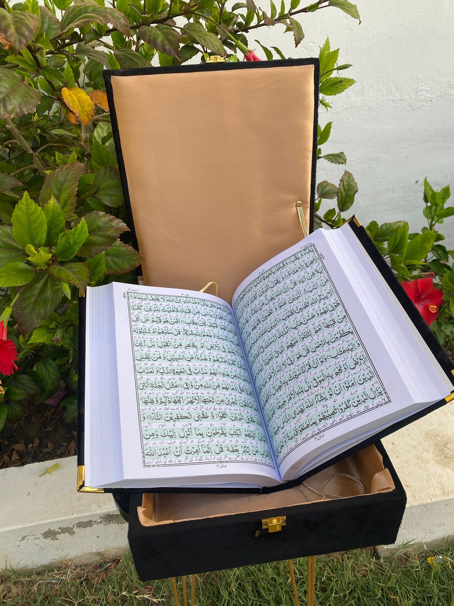 Kaaba Gate Quran Box Set – Luxury Islamic Gift for Ramzan