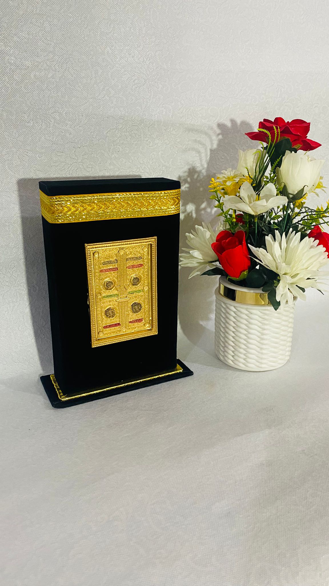 Kaaba Gate Standing Quran Box Set – Luxury Velvet Cover with Golden Door Design