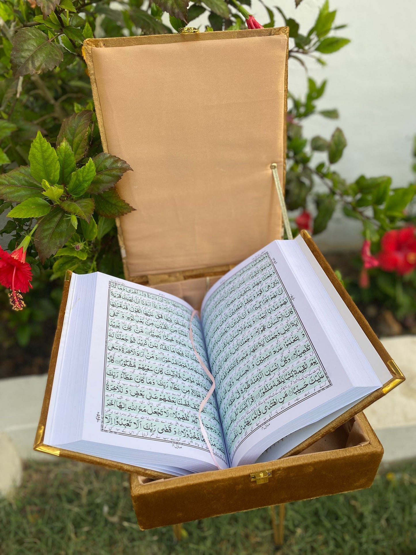 Kaaba Gate Quran Box Set – Luxury Islamic Gift for Ramzan