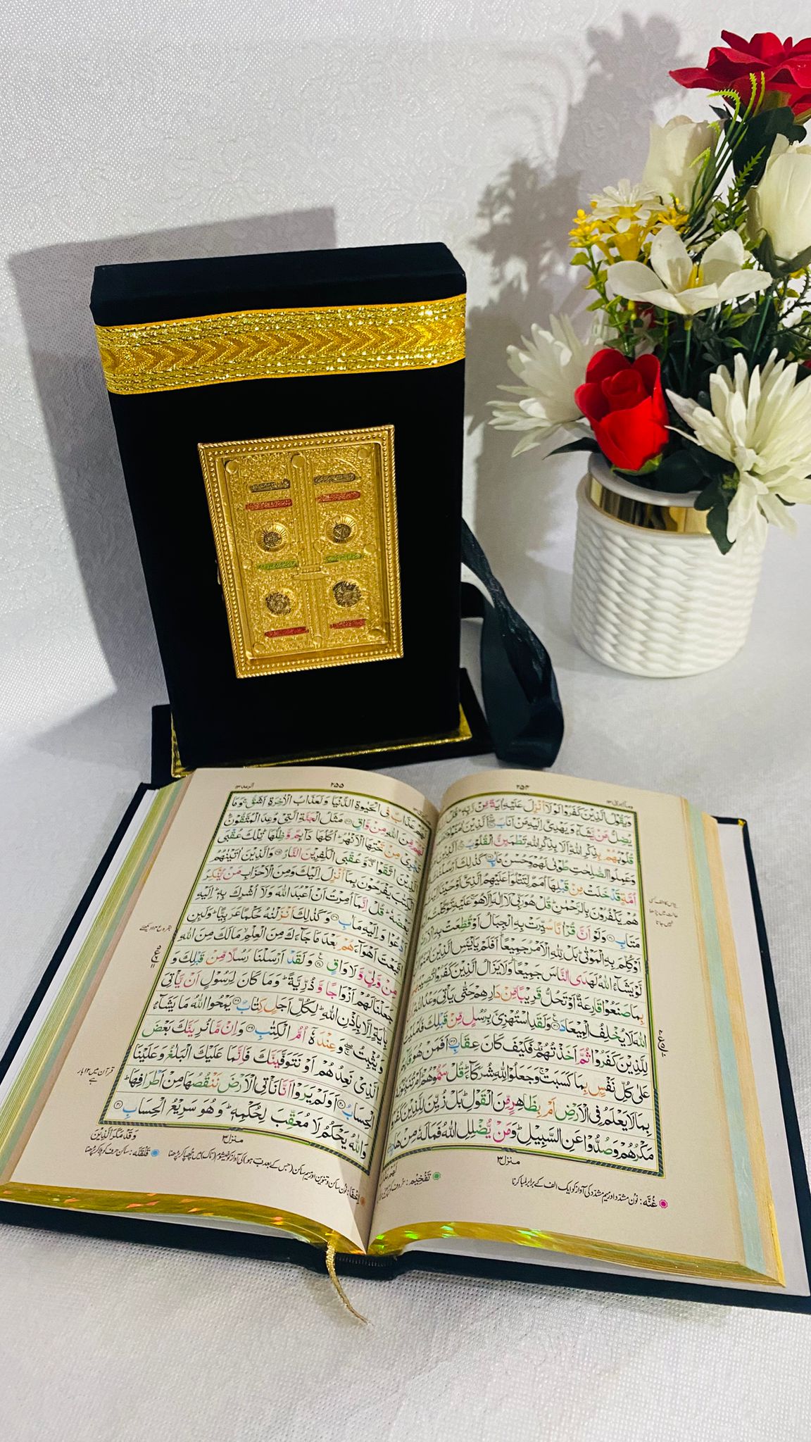 Kaaba Gate Standing Quran Box Set – Luxury Velvet Cover with Golden Door Design